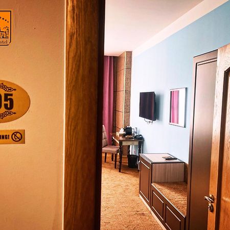 Hotel Shumon Dusjanbe Exteriör bild